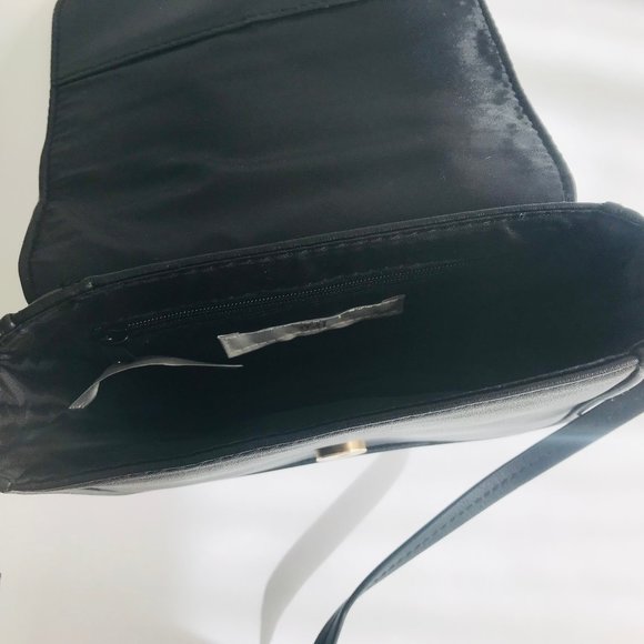 Small shoulder bag with tassel - Picture 5 of 6